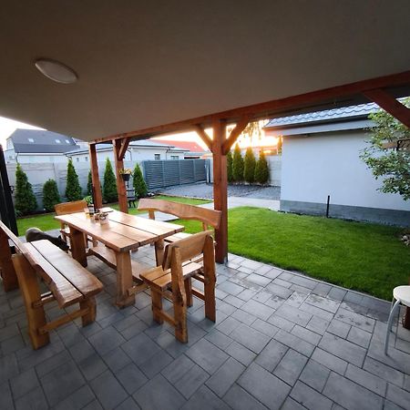 Vikendovy Dom Hlboka Villa Dunajska Streda Bagian luar foto