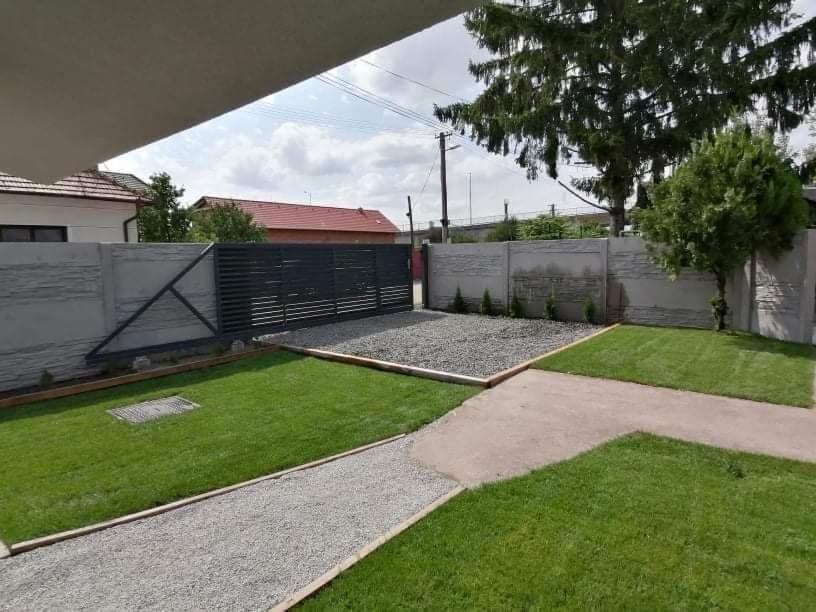 Vikendovy Dom Hlboka Villa Dunajska Streda Bagian luar foto