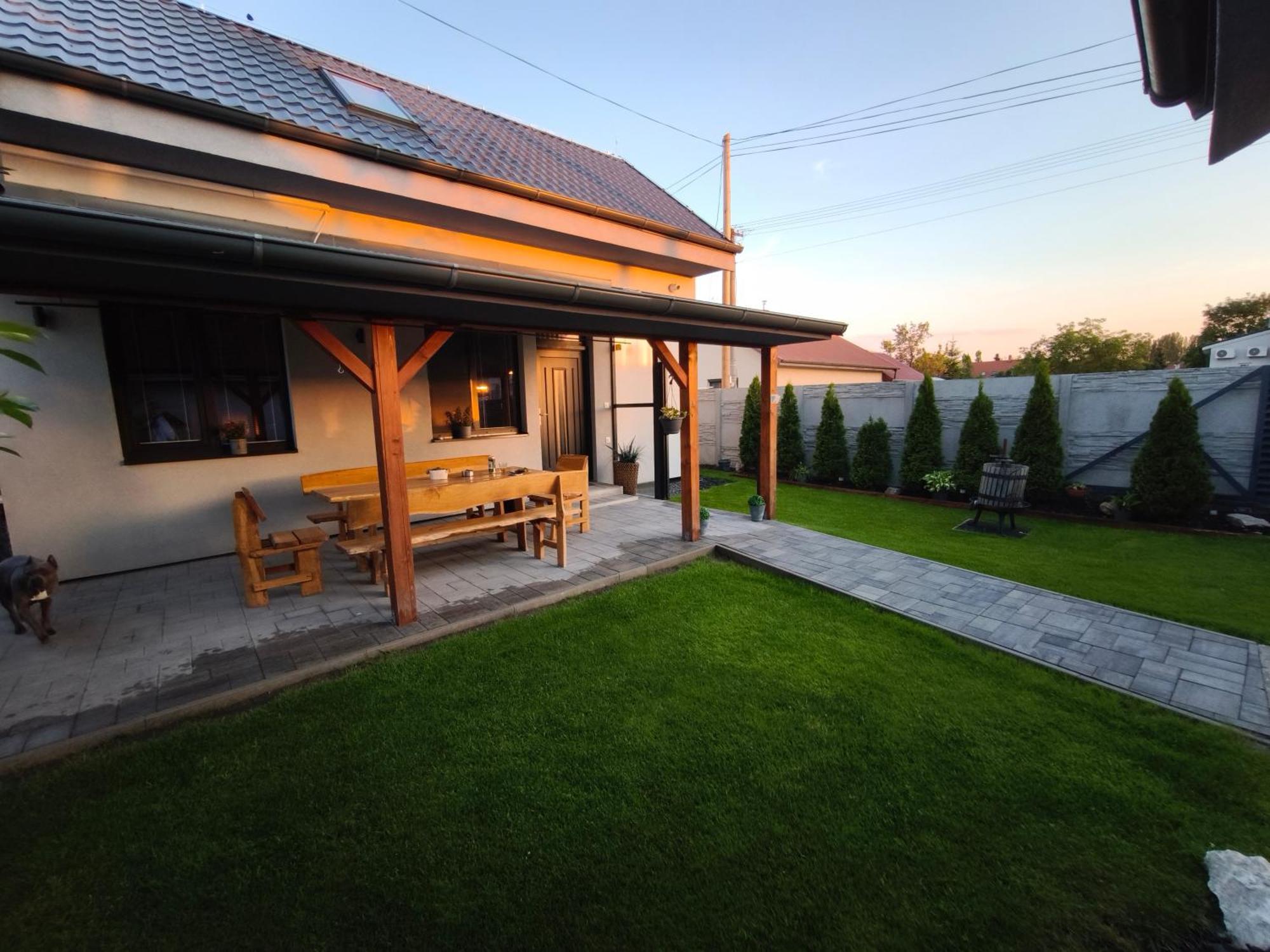 Vikendovy Dom Hlboka Villa Dunajska Streda Bagian luar foto